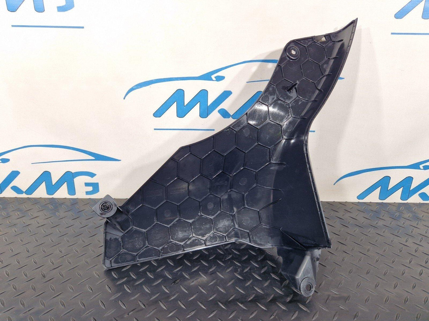 18-ON MERCEDES BENZ SPRINTER W907 FOOT WELL TRIM RIGHT A9076880100