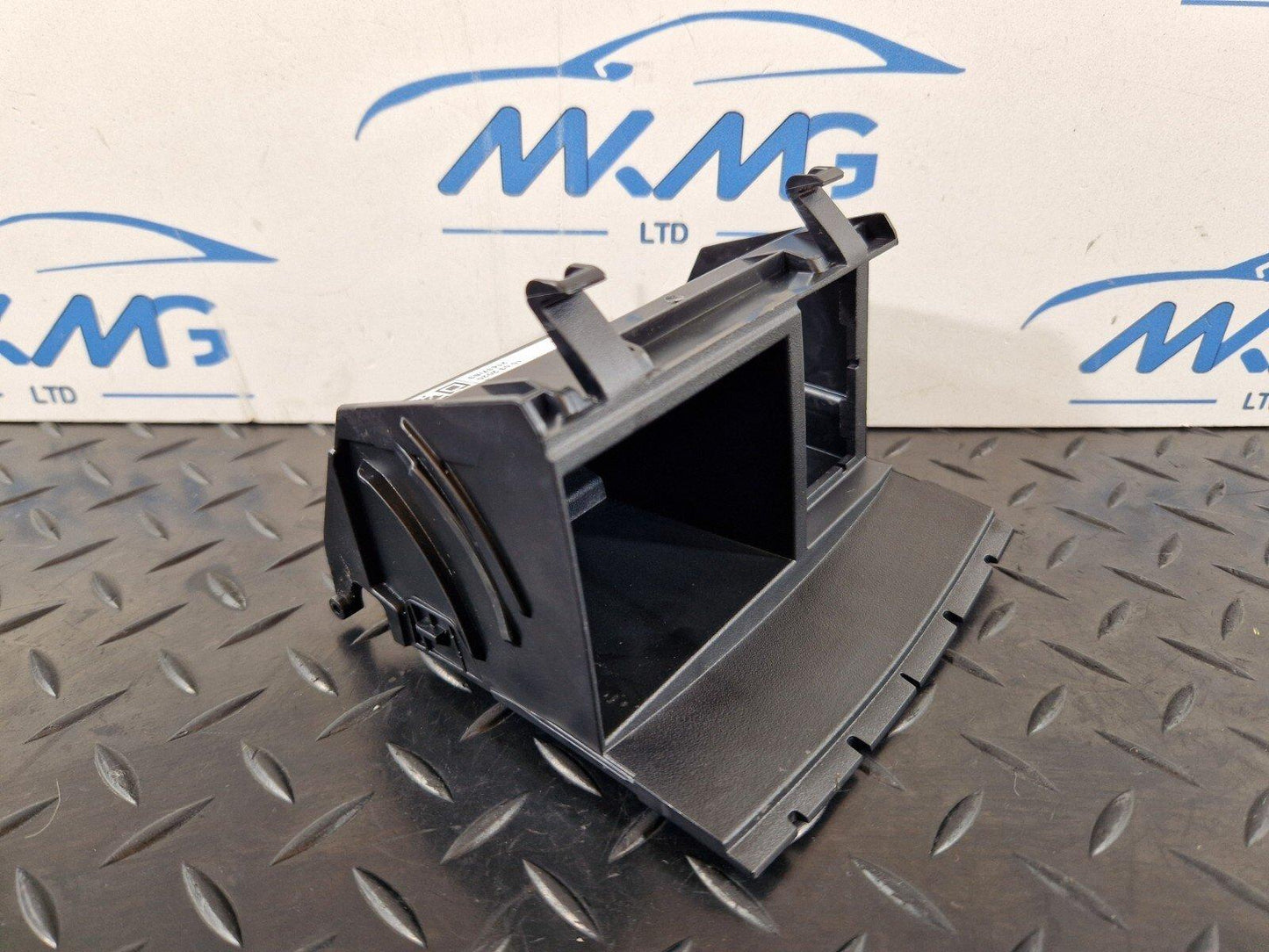 18-ON MERCEDES BENZ A CLASS W177 GENUINE CENTER CONSOLE REAR STORAGE TRIM BOX