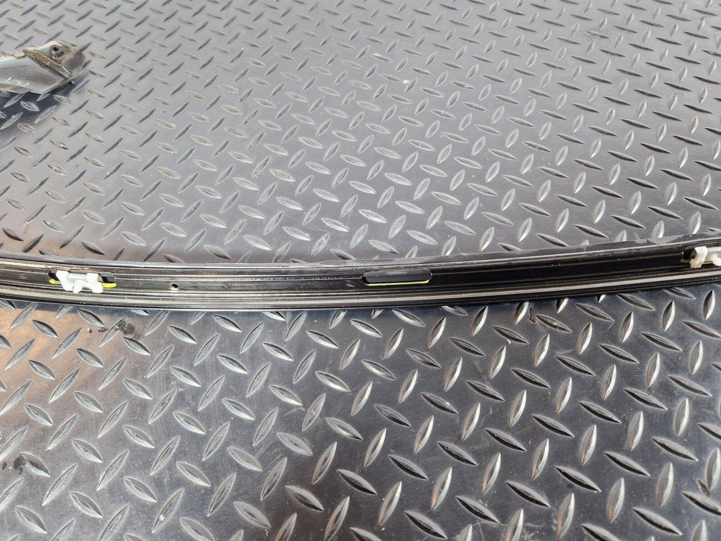 11-18 BMW 6 SERIES F06 RIGHT WINDOWS SURROUND TOP UPPER ROOF STRIP 7275304