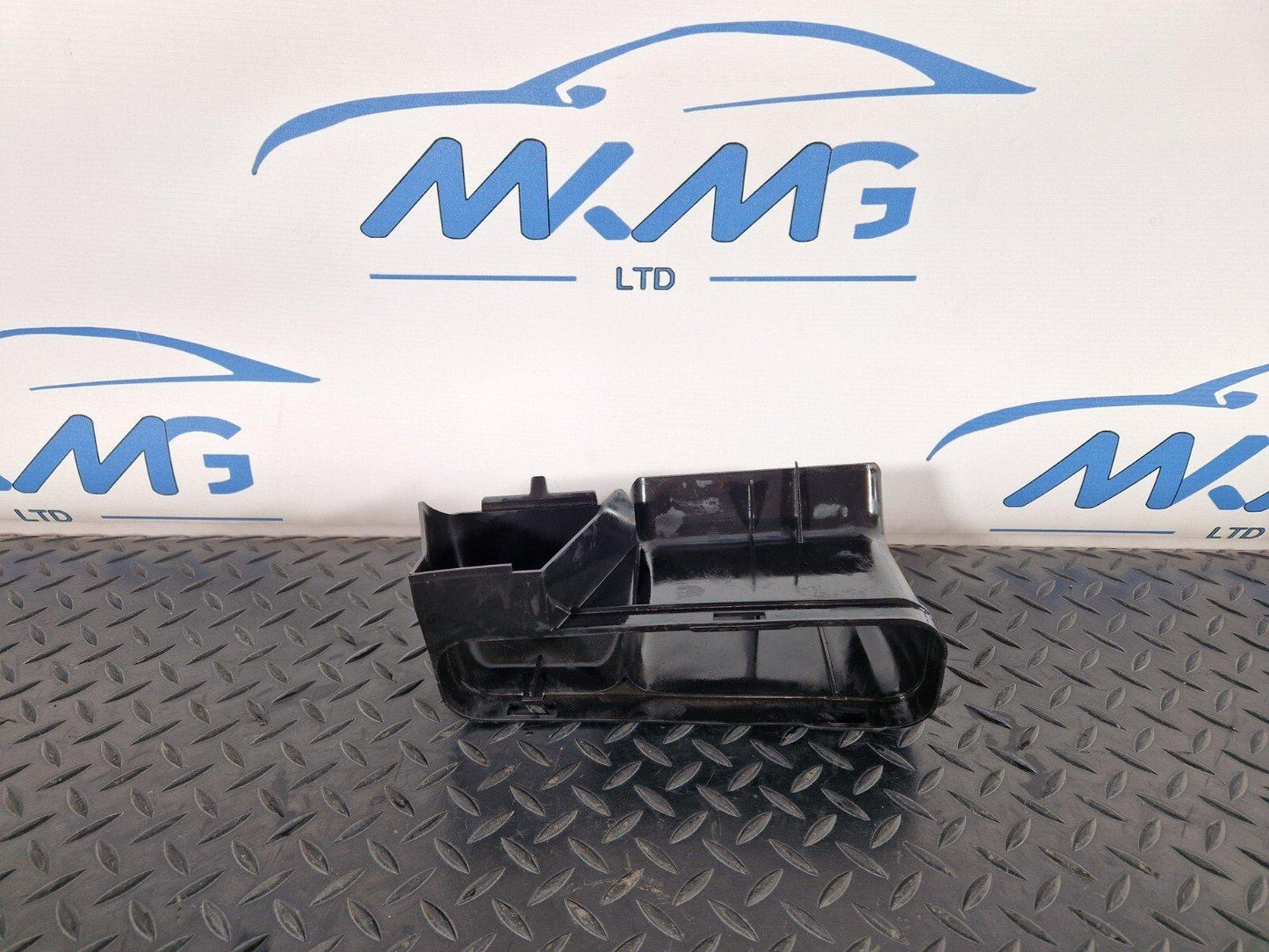 19-ON MERCEDES BENZ B CLASS W247 GENUINE DIESEL AIR INTAKE INLET DUCT A247505080