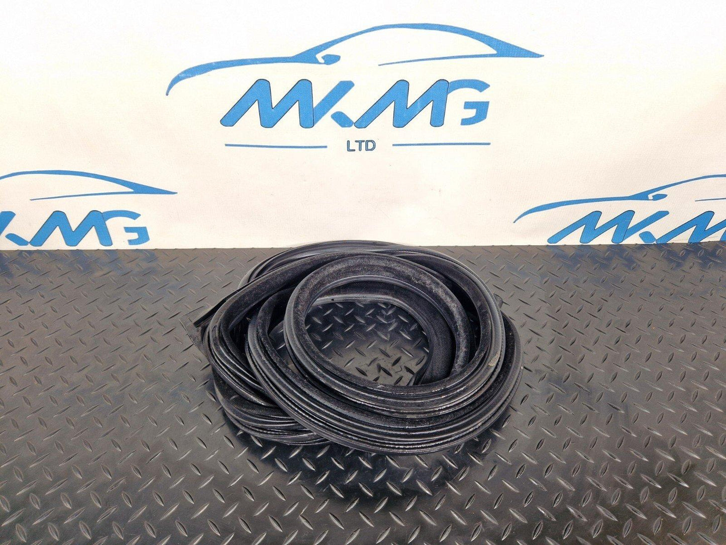 11-18 BMW 6 SERIES F06 REAR LEFT DOOR RUBBER WEATHER SEAL STRIP 7275315