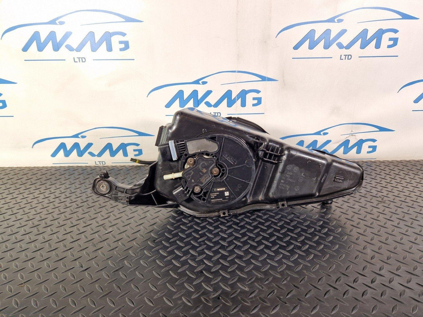 12-18 BMW 3 SERIES F30 F31 LCI ACTIVE ADBLUE TANK CONTAINER 7433648