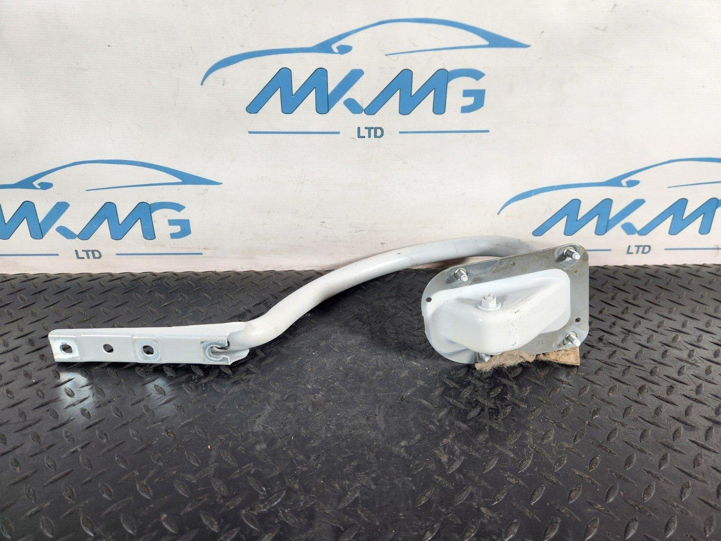11-18 BMW 6 SERIES F13 COUPE REAR RIGHT O/S BOOTLID HINGE IN WHITE 300 7228498