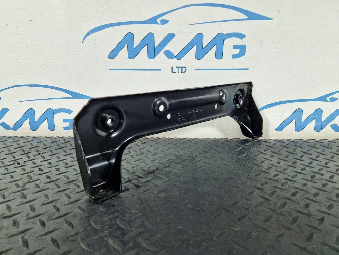 14-23 MERCEDES BENZ VITO W447 OEM FRONT RIGHT O/S SEAT MOUNT BRACKET A4476400500
