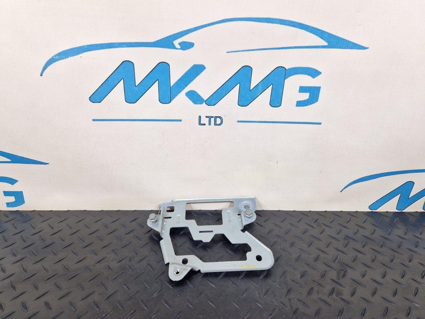 14-21 MERCEDES-BENZ C-CLASS C250D W205 OEM CONTROL MODULE BRACKET A2055452240