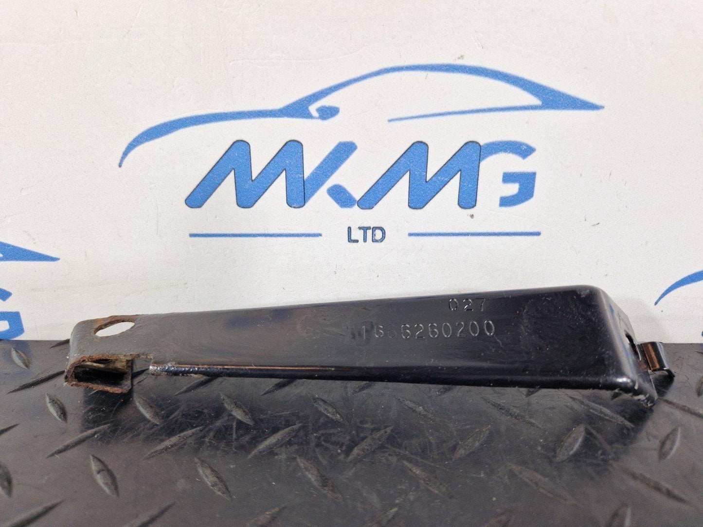 11-19 MERCEDES BENZ ML W166 GENUINE FRONT RIGHT PANEL STRUT A1666260200