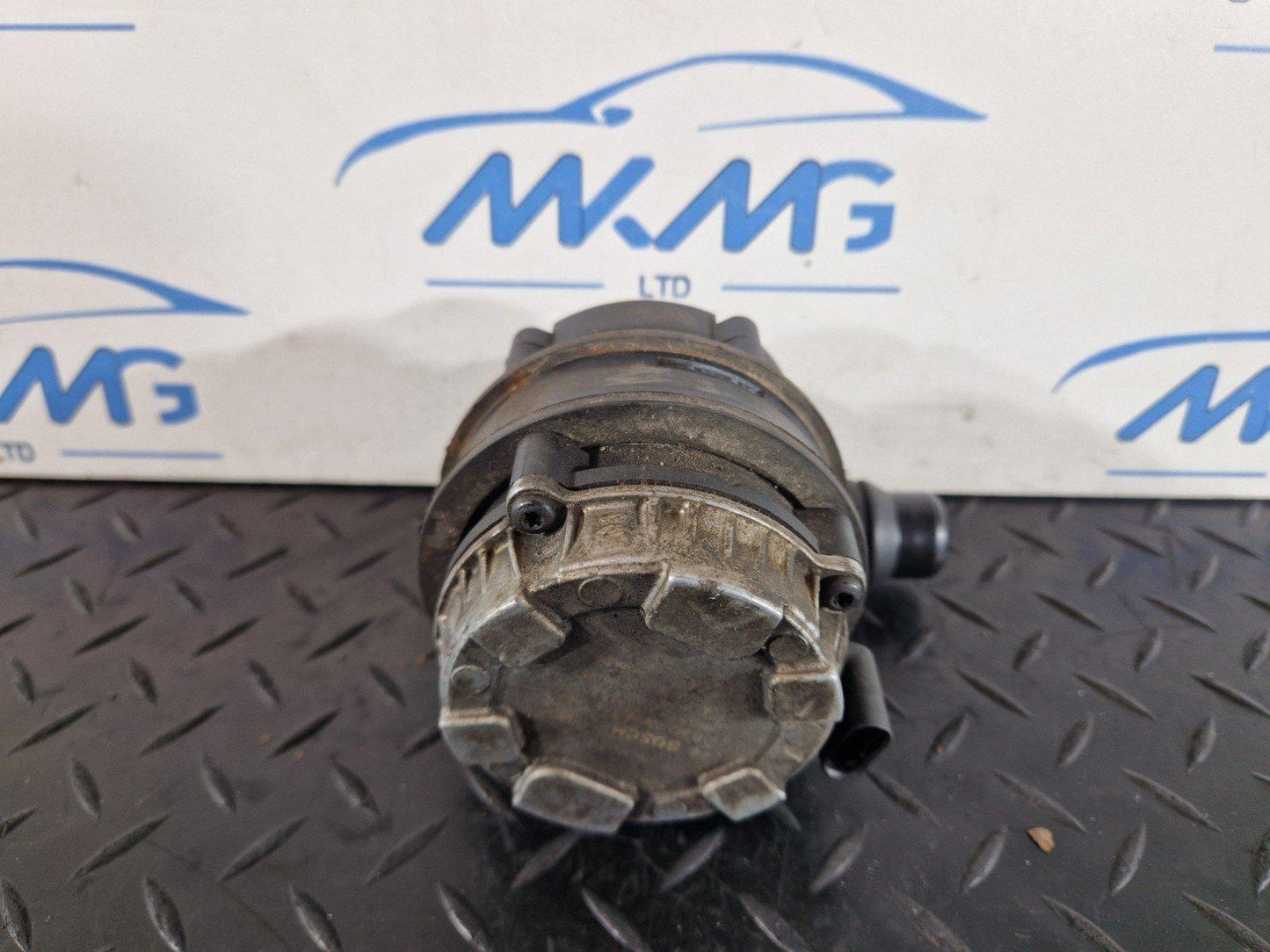 16-19 MERCEDES BENZ GLE W166 GENUINE AUXILIARY WATER PUMP A0005002886