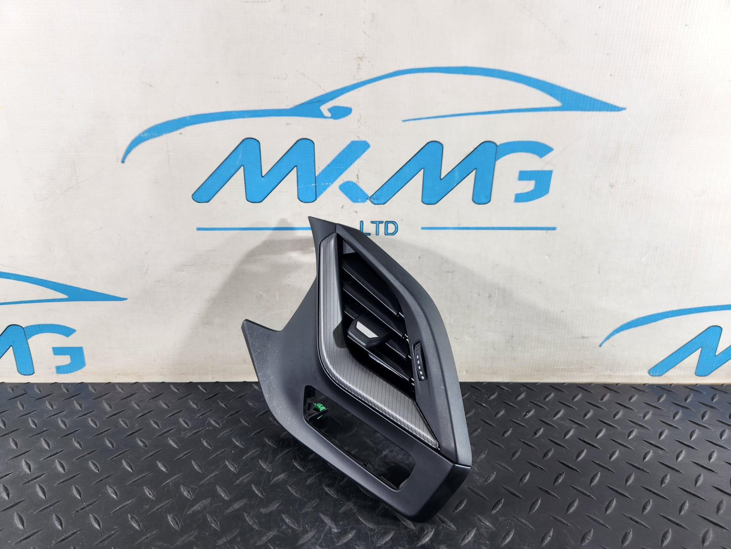 BMW 118i F40 Hatchback Air Vent Grill Light Switches Genuine D0963112501