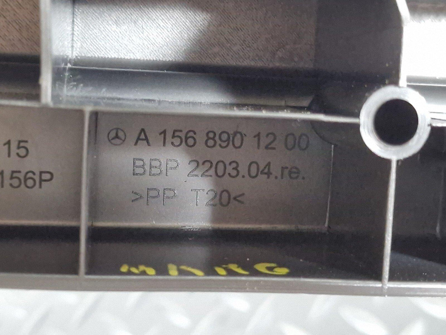 MERCEDES BENZ GLA X156 BOOT TRUNK RIGHT QUATER PANEL TRIM BRACKET A1568901200