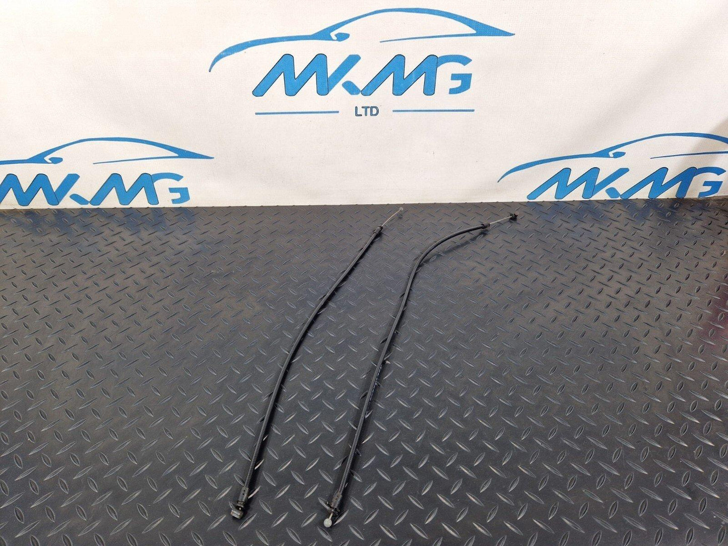 16-19 AUDI A4 B9 GENUINE OEM FRONT BONNET HOOD RELEASE BOWDEN CABLE 8W0823529E