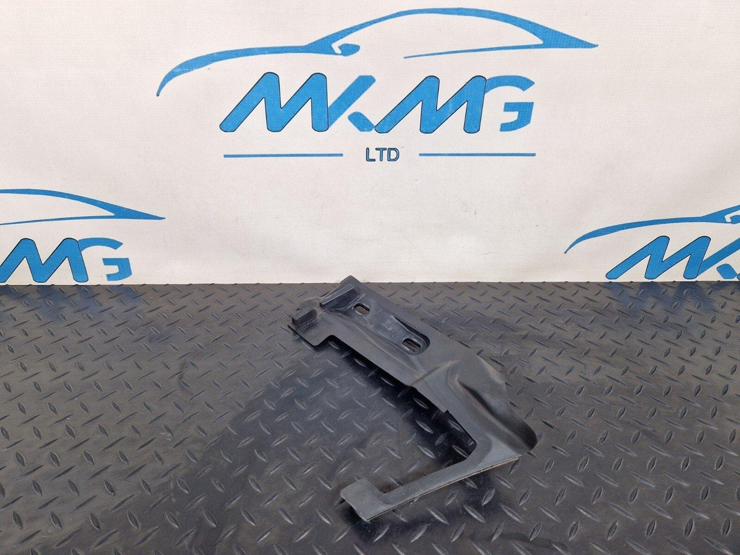 14-23 MERCEDES VITO W447 RIGHT SIDE WATER DEFLECTOR COVER TRIM A4478842674