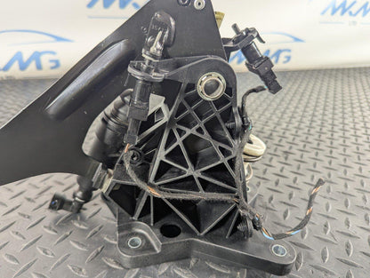 13-19 MERCEDES BENZ CLA C117 GENUINE CLUTCH PEDAL & MASTER CYLINDER A2462900312