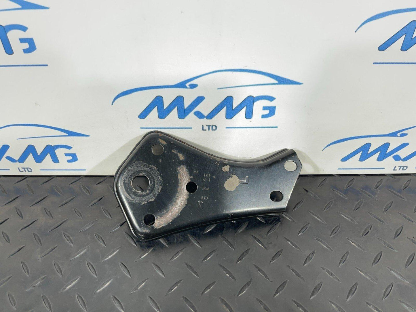 14-21 MERCEDES C-CLASS C350h W205 REAR AXLE SUBFRAME LEFT STOP PLATE A2053520700