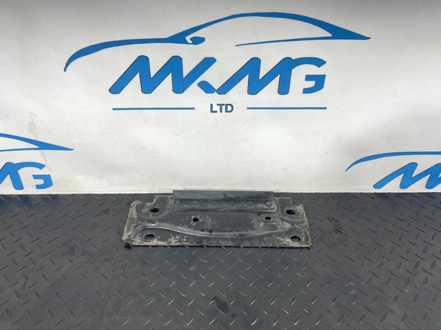 16-19 AUDI A4 B9 AVANT MUFFLER MOUNT BRACKET PLATE 8W0803183A