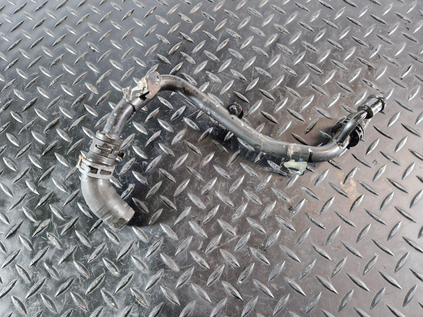 12-18 AUDI A6 C7 2.0 TDI DIESEL CGLC/CGL WATER COOLANT PIPE 04L122157BF