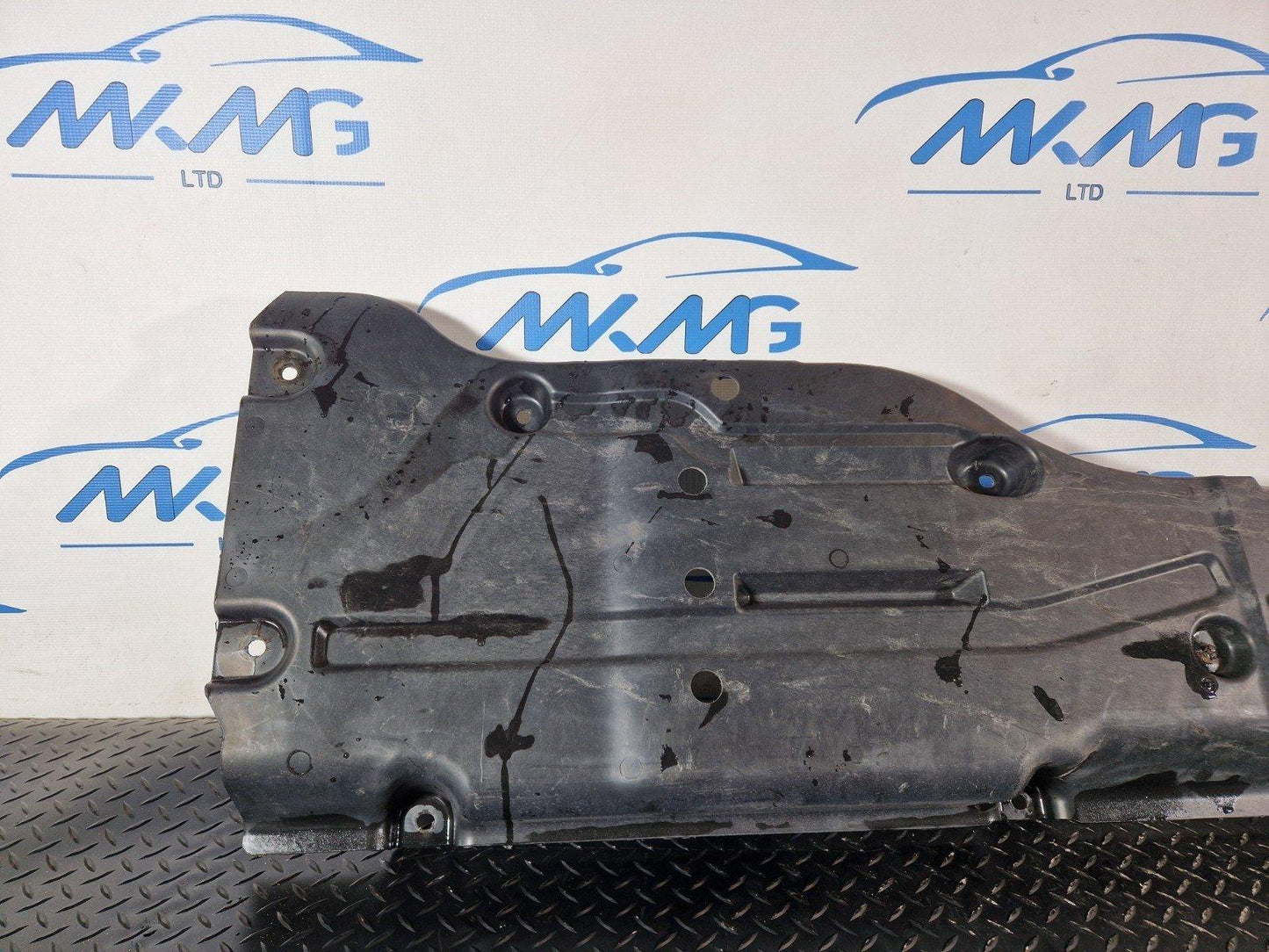 11-19 MERCEDES BENZ ML W166 LEFT SIDE UNDERBODY COVER A1666801801 DAMAGED