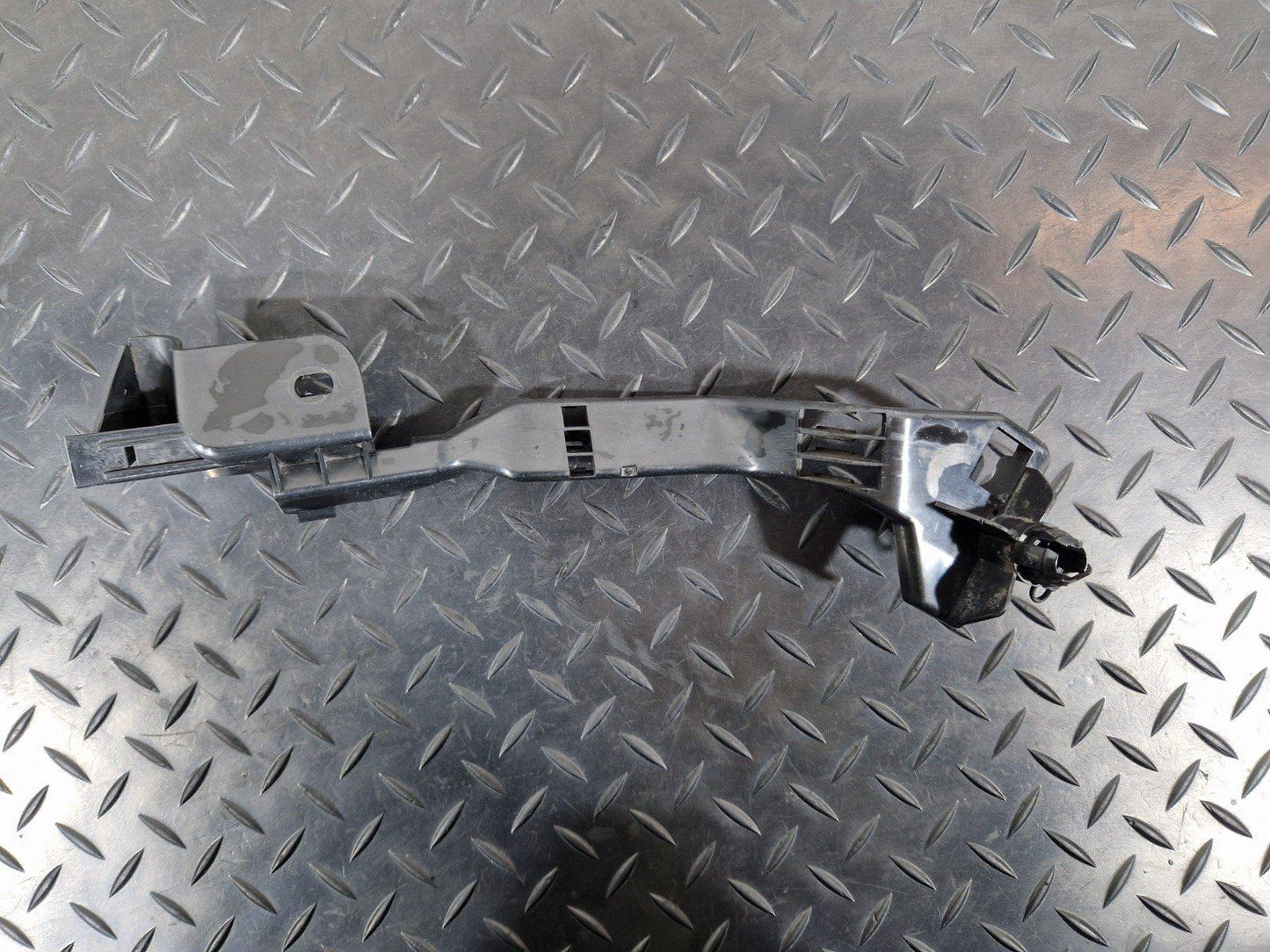 14-21 MERCEDES-BENZ C250D W205 OEM GENUINE CABLE DUCT BRACKET A2055462180