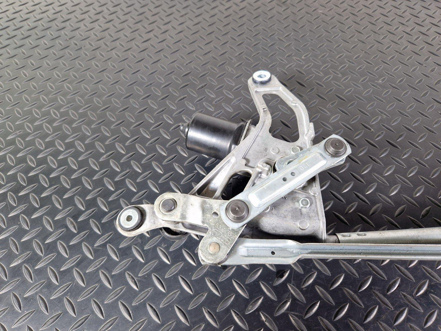 16-24 AUDI A5 F5 COUPE GENUINE FRONT WIPER MOTOR WITH LINKAGE 8W6955023C