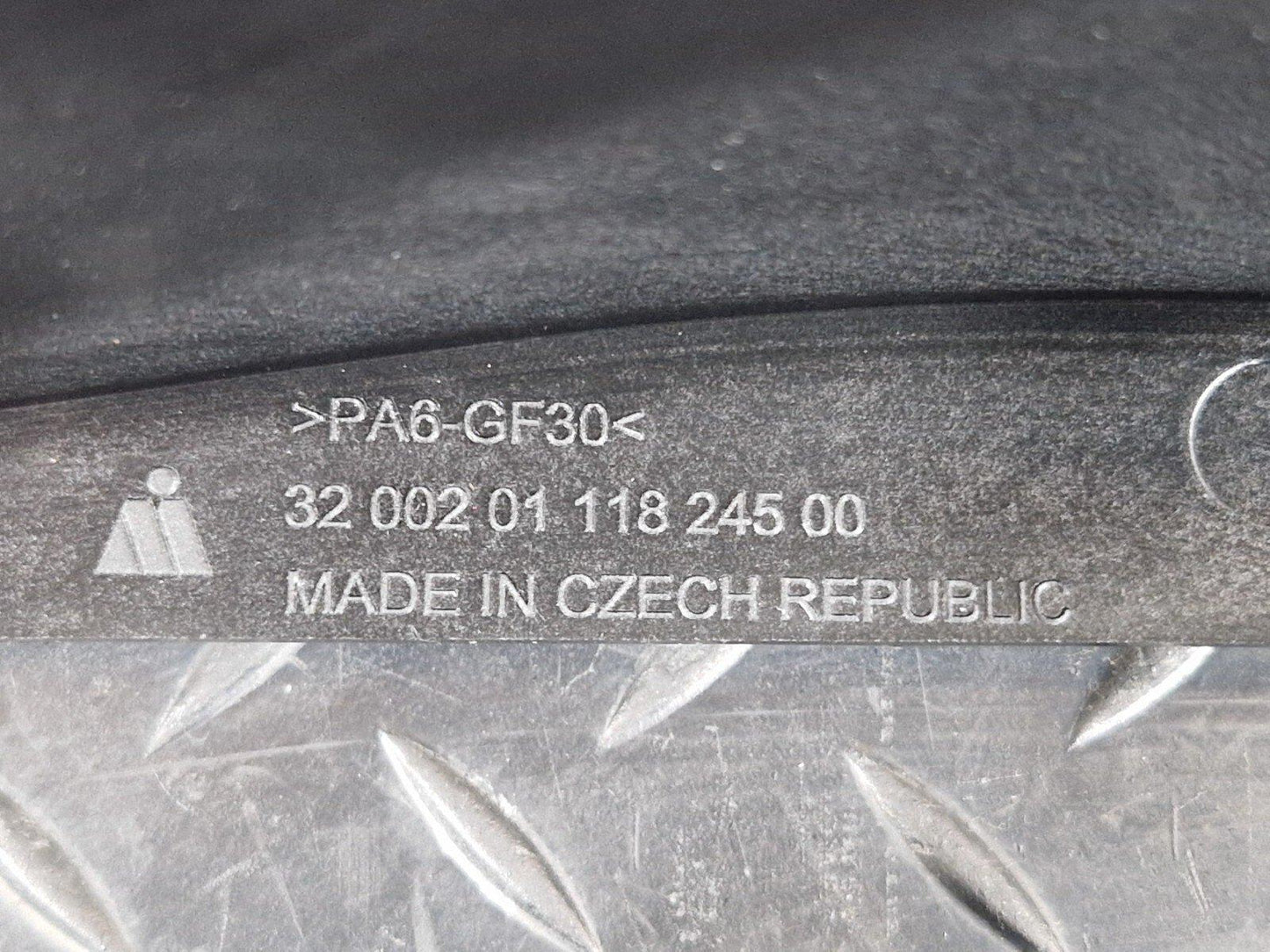 16-24 AUDI A5 F5 GENUINE GEARSTICK MOUNTING PLATE BRACKET 8W0863531