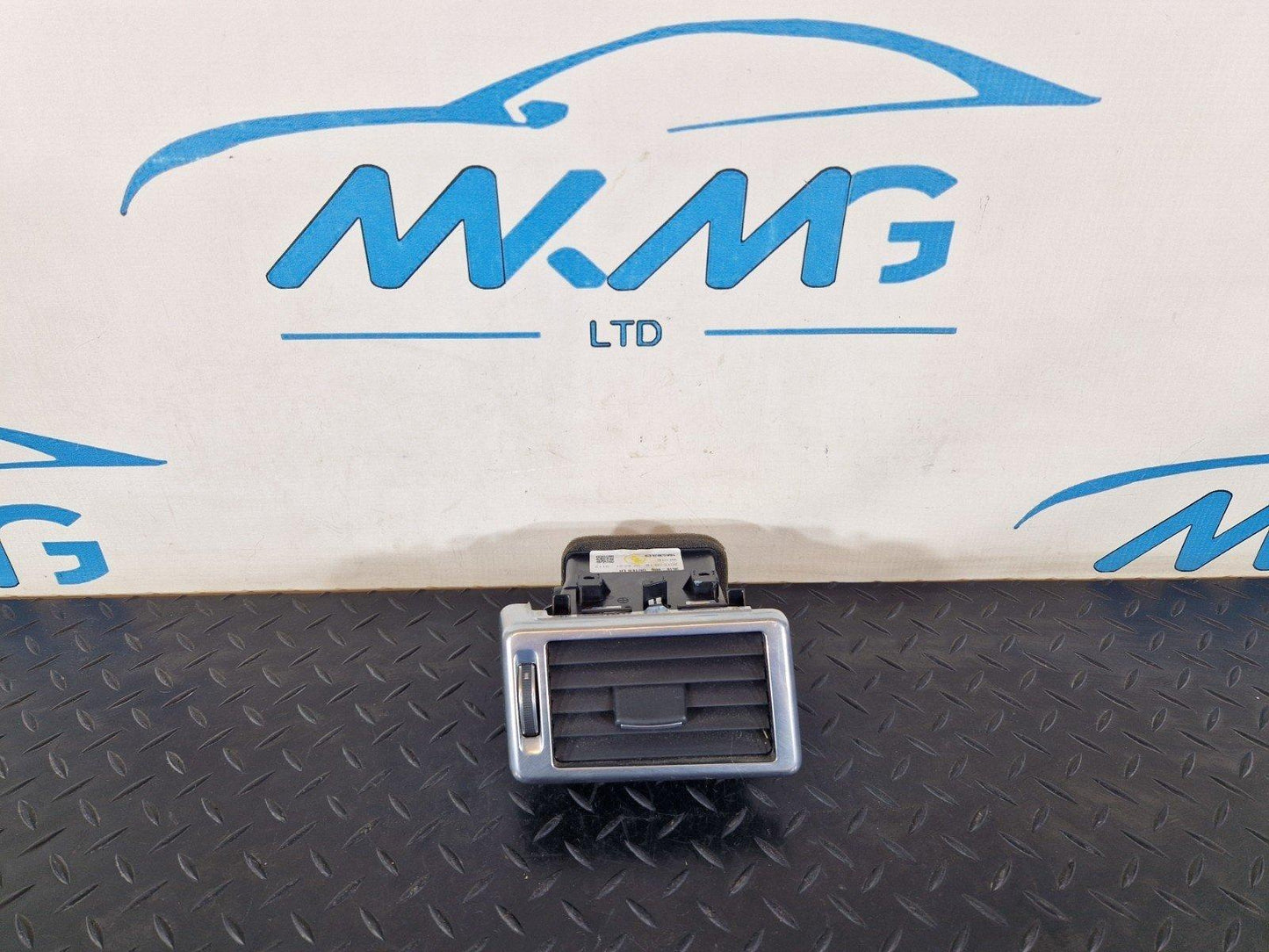 14-19 LAND ROVER L550 DISCOVERY SPORT DASH LEFT AIR VENT GRILLE 16A5302LC9