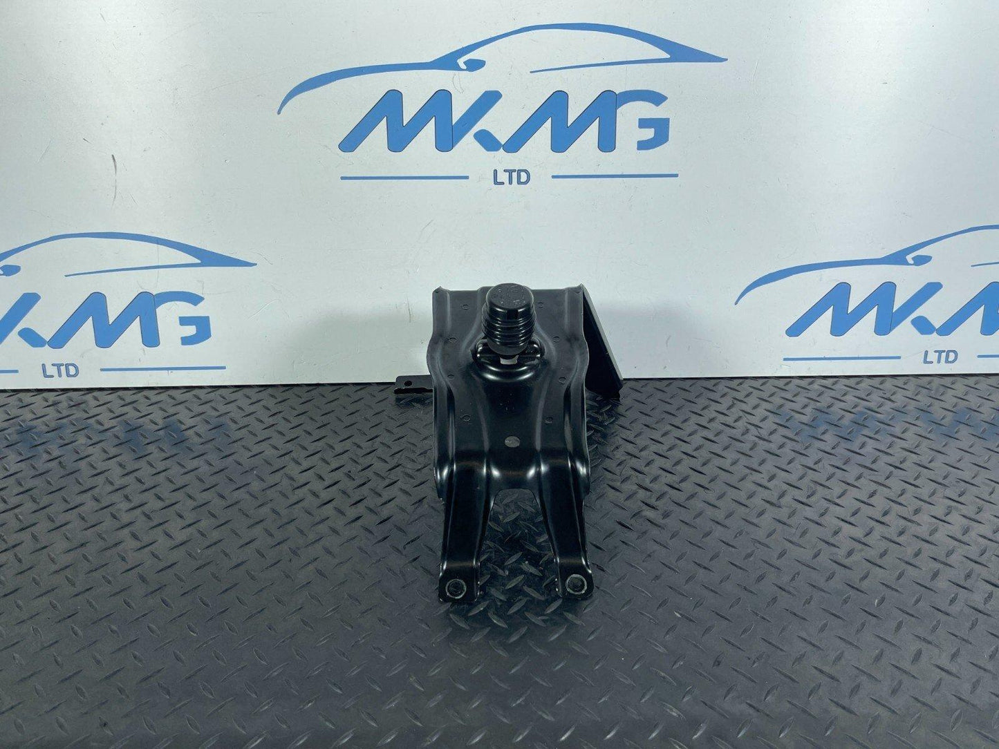 16-23 AUDI A5 F5 SPORTBACK SPARE WHEEL MOUNTING BRACKET 8W0802715C