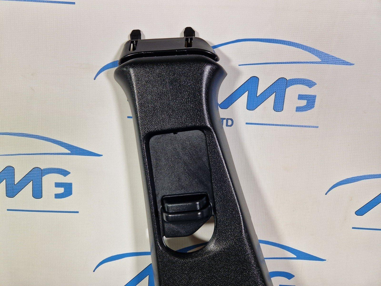 12-18 MERCEDES BENZ W176 LEFT SIDE B PILLAR UPPER TRIM A1766901900 A2466900330
