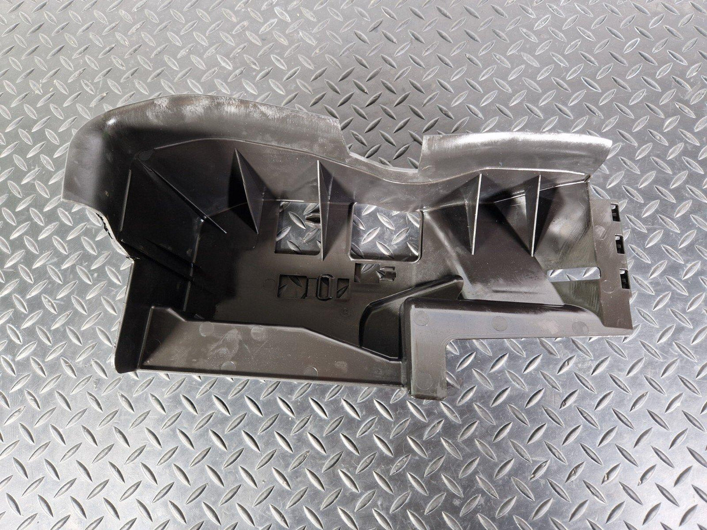 18-ON MERCEDES BENZ SPRINTER W907 W910 AUTO CONSOLE MOUNT BRACKET A9108804700