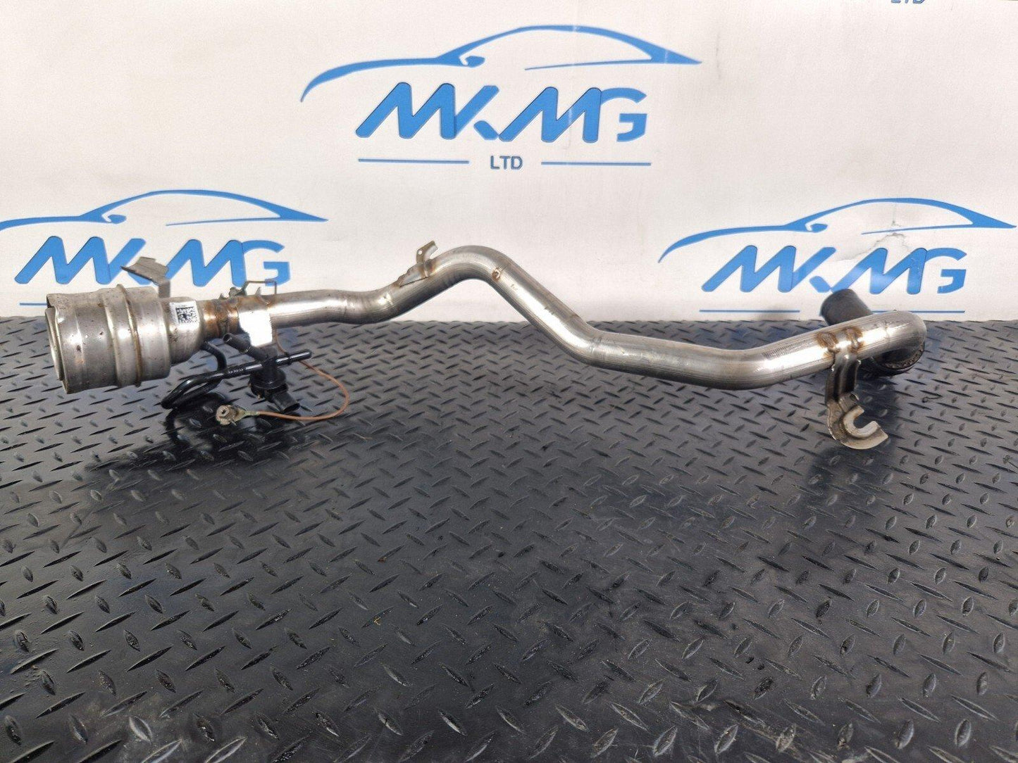 19-ON MERCEDES BENZ CLA250e C118 GENUINE FUEL FILLER PIPE A1184700900