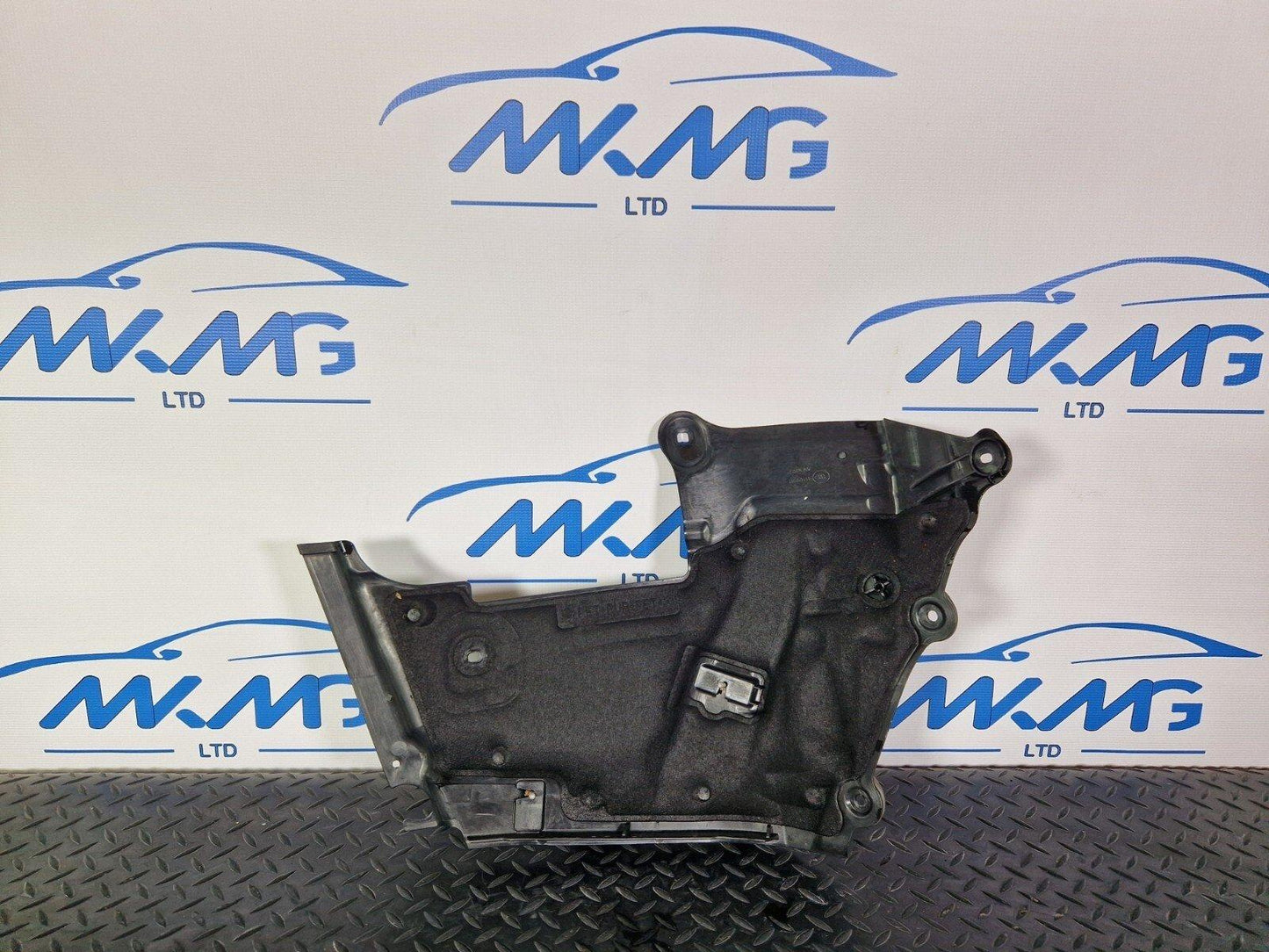 14-21 MERCEDES BENZ C220d W205 ENGINE PROTECTION SHIELD PANEL TRIM A2056205801