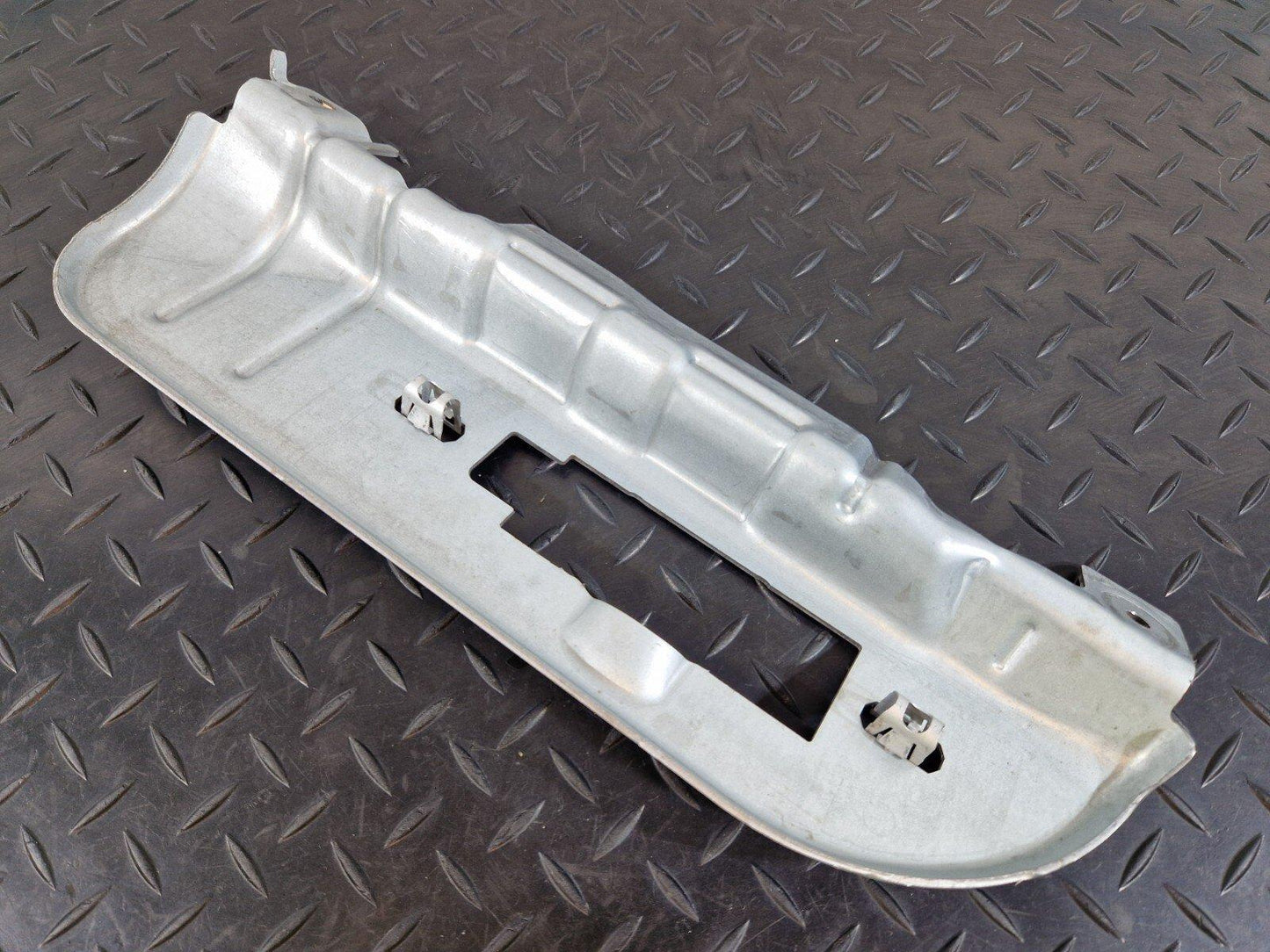 MERCEDES BENZ A CLASS W177 REAR RIGHT O/S GRAB HANDLE ROOF MOUNT BRACKET