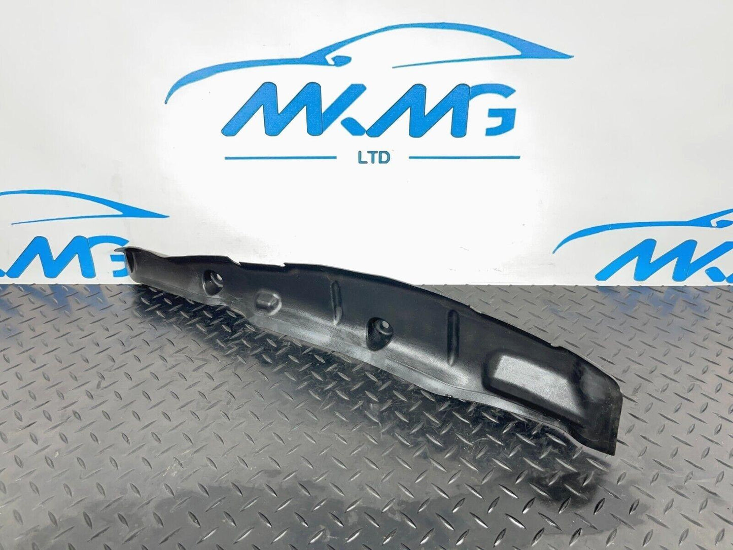16-19 AUDI A4 B9 AVANT GENUINE FRONT LEFT SIDE WING FENDER COVER 8W0821111