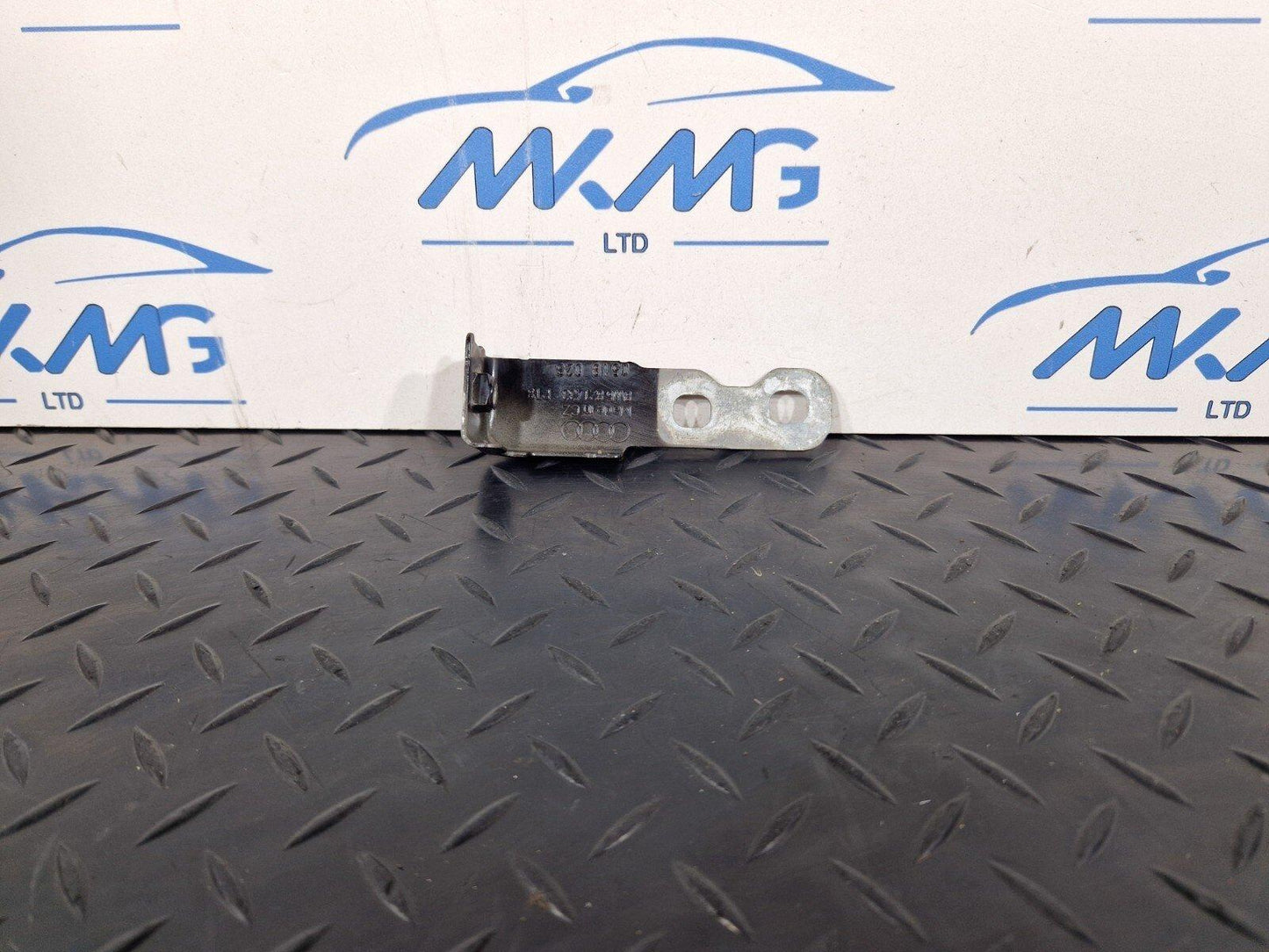 16-24 AUDI A5 F5 GENUINE WING FENDER BRACKET FRONT LEFT 8W6821433