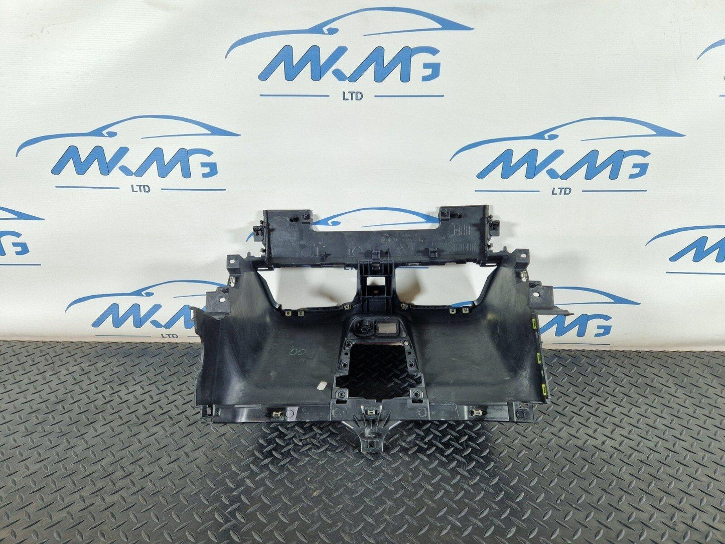 18-ON MERCEDES BENZ SPRINTER W907 DASHBOARD CENTER TRIM PANEL A9106892100
