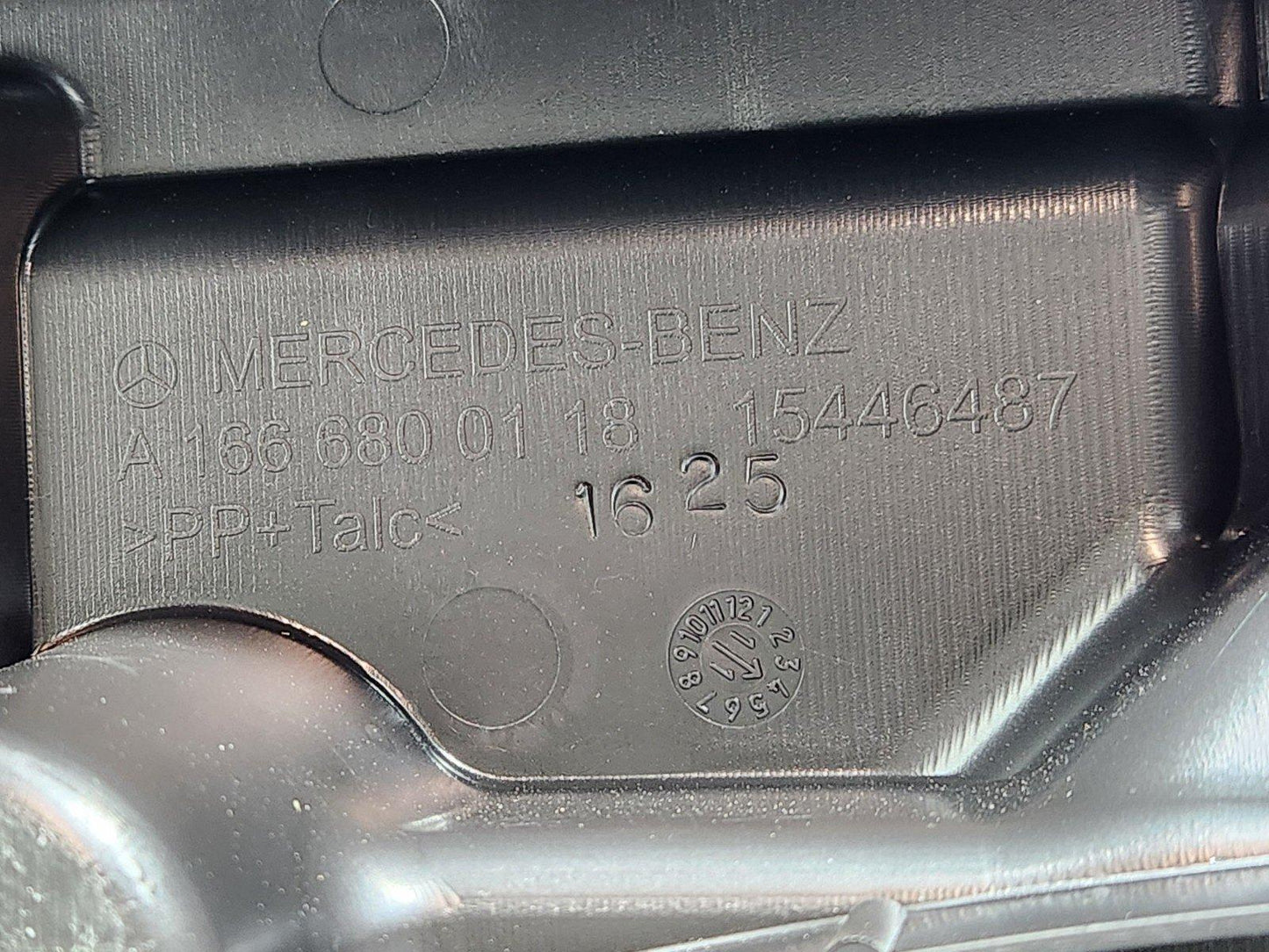 11-19 MERCEDES BENZ ML W166 GENUINE REAR TRUNK FLOOR TRIM COVER A1666800118