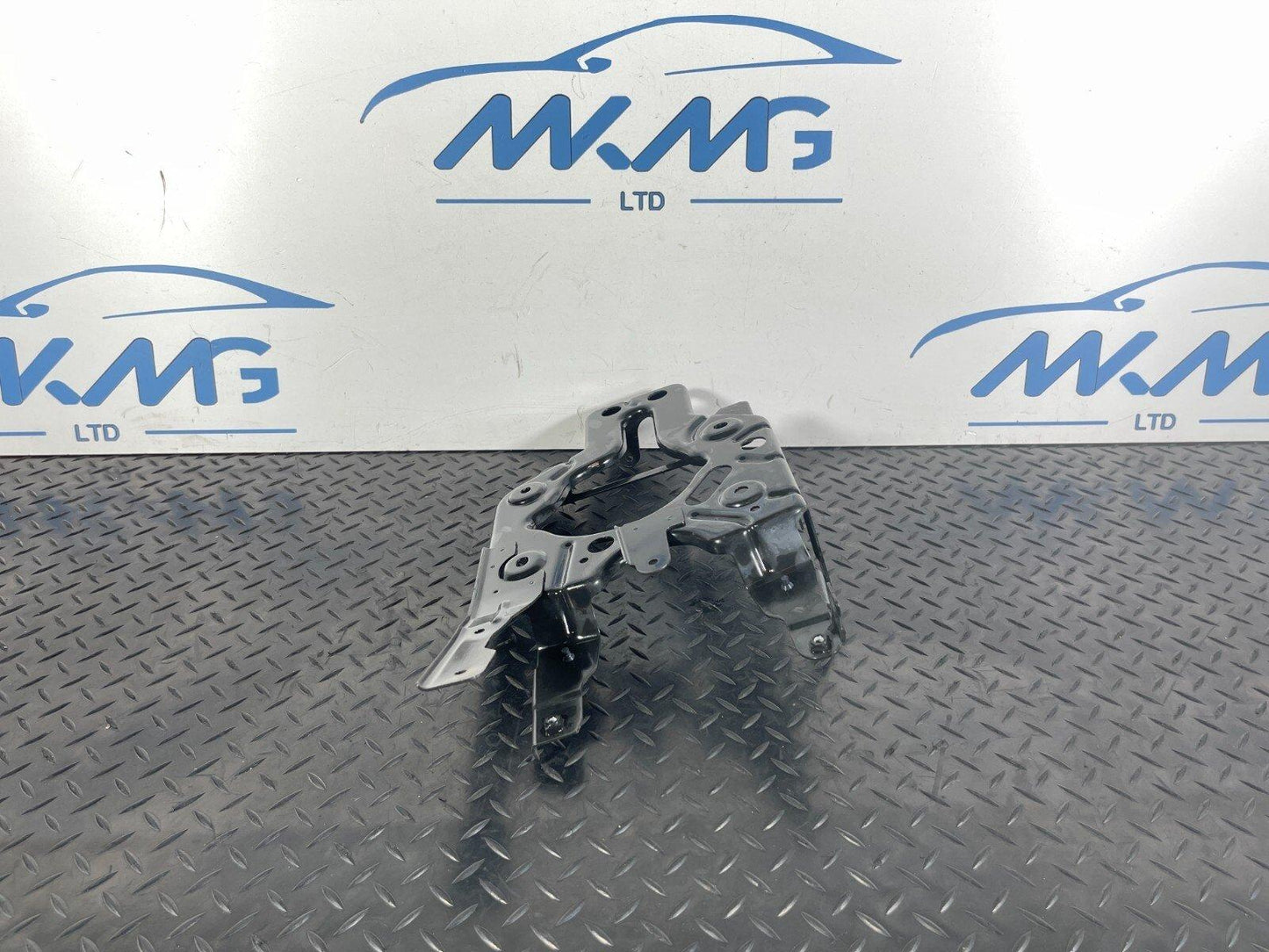 17-20 VW GOLF MK7.5 BATTERY CHARGER INVERTER HOLDER BRACKET 5GE906131A