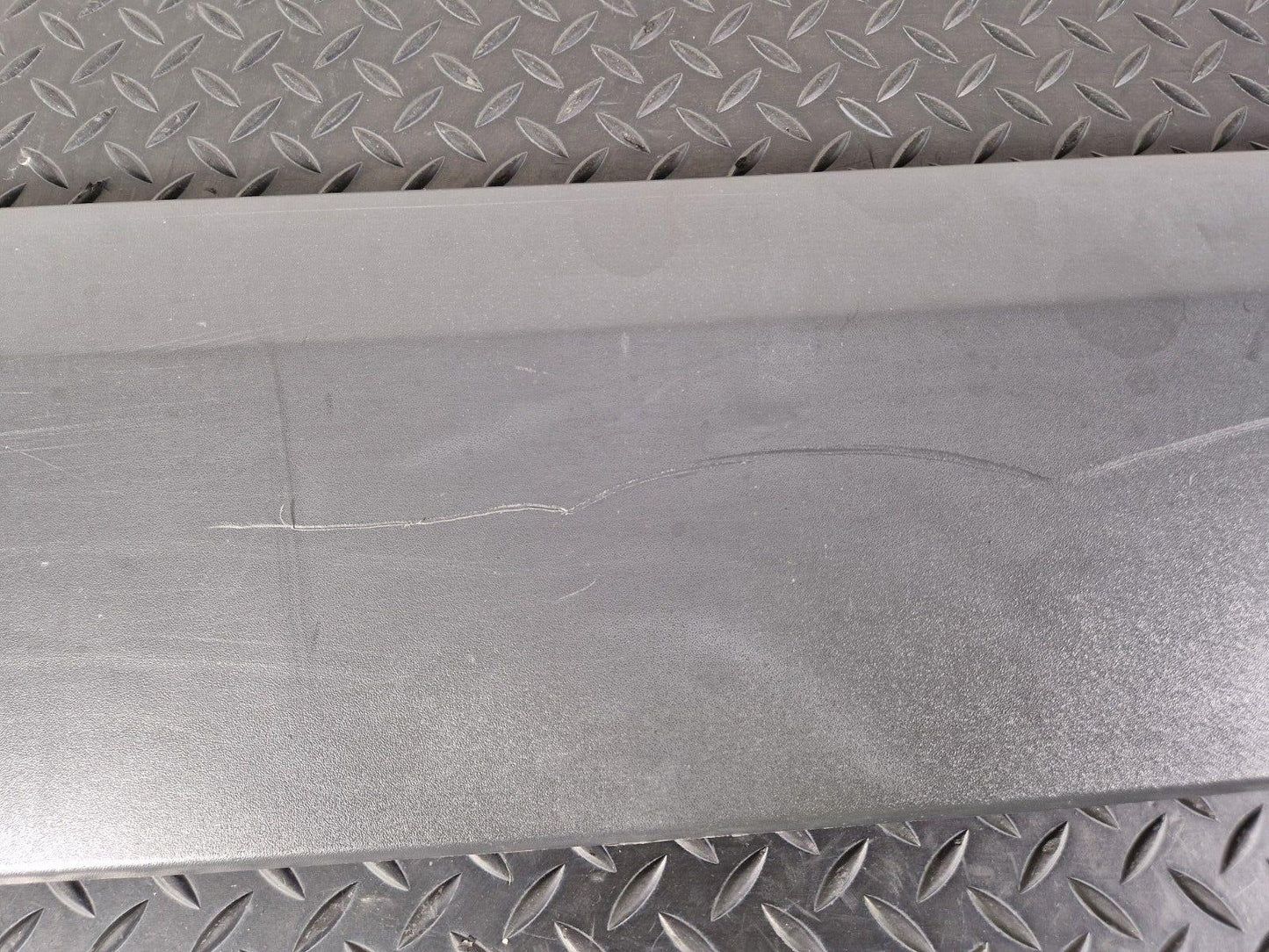 06-14 MERCEDES BENZ SPRINTER W906 REAR LEFT N/S/R DOOR MOULDING TRIM A9066901582