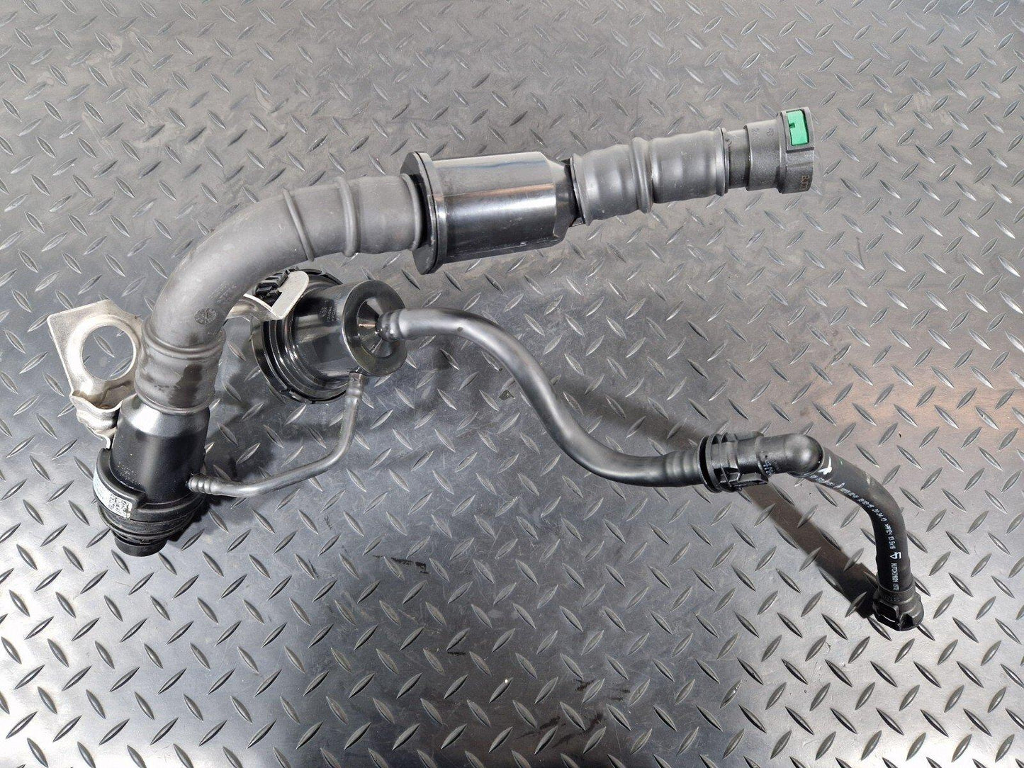 14-21 MERCEDES-BENZ C-CLASS C250D W205 FUEL TANK FILLER NECK PIPE A2054700426