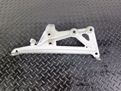 16-22 BMW X1 F48 GENUINE FRONT LEFT PASSENGER SIDE WING BRACKET MOUNT 7329447