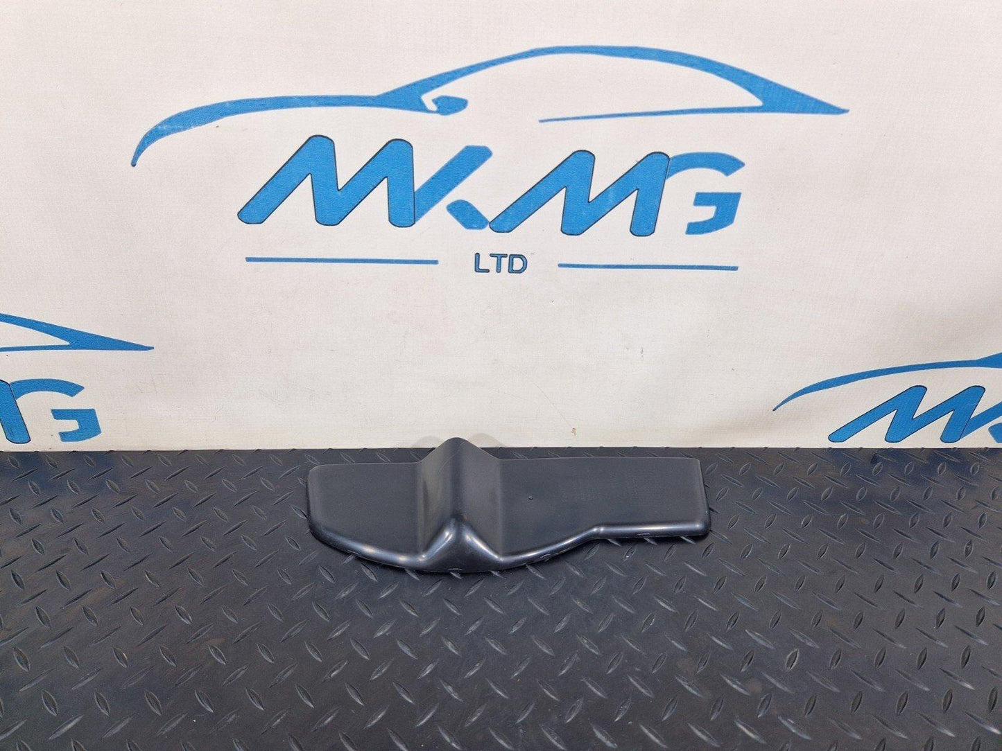16-19 AUDI A4 B9 S-LINE RIGHT FRONT DOOR PANEL STORAGE RUBBER INSERT 8W0868134