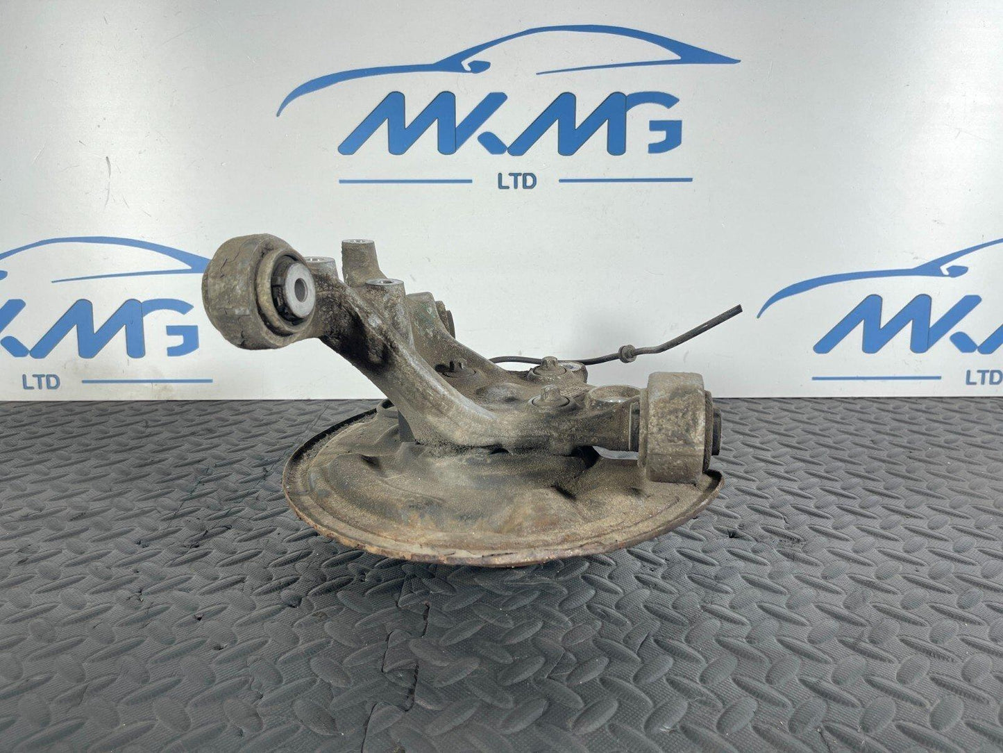 12-18 MERCEDES A B CLA W176 W246 C117 REAR RIGHT DRIVER SIDE WHEEL HUB 2460406