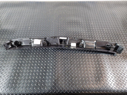 11-19 MERCEDES BENZ ML W166 REAR TAILGATE LOWER COVER LATCH TRIM A1667400572