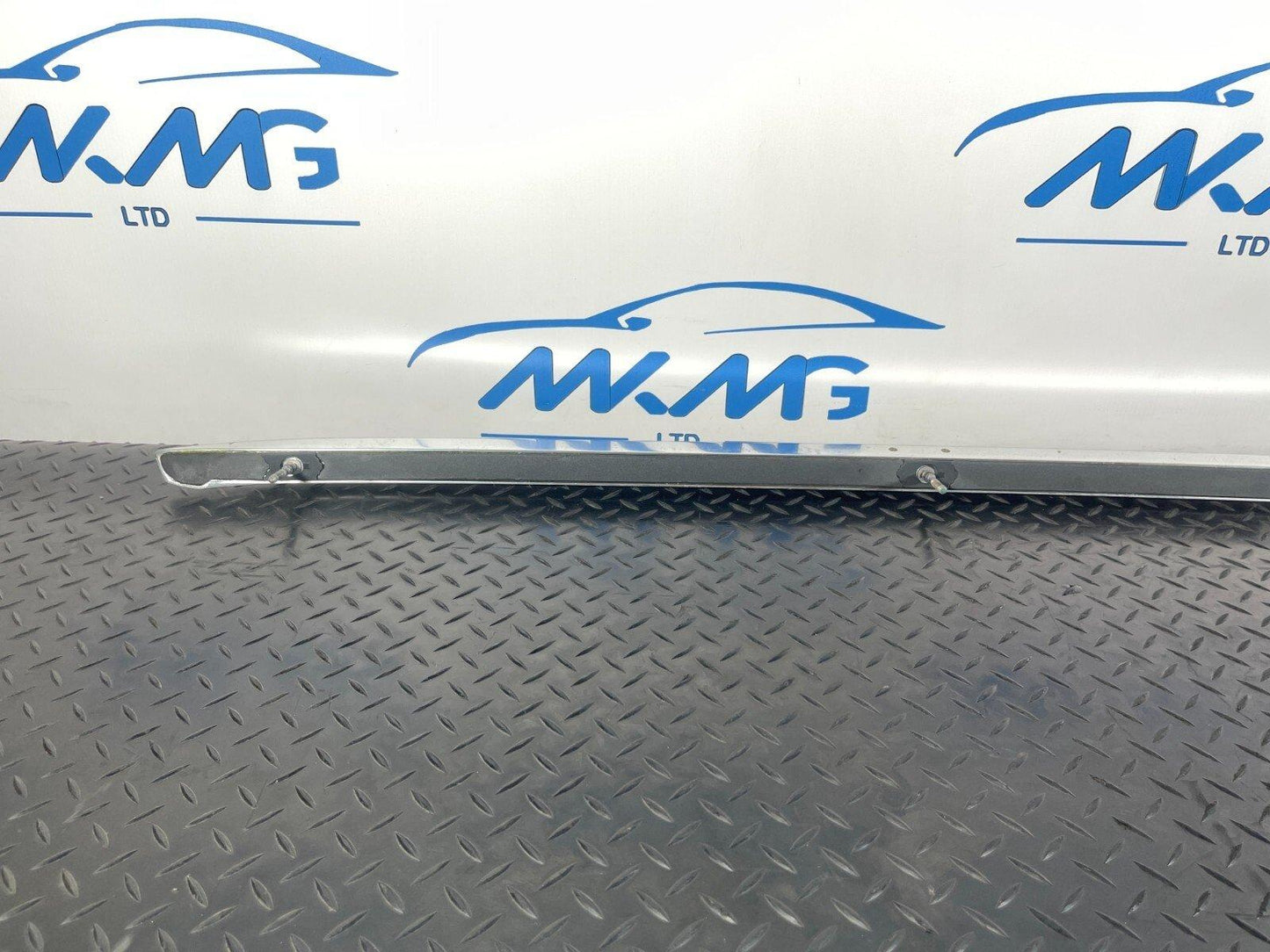 16-19 AUDI A4 B9 AVANT GENUINE ROOF RAIL ESTATE PASSENGER SIDE 8W8860021