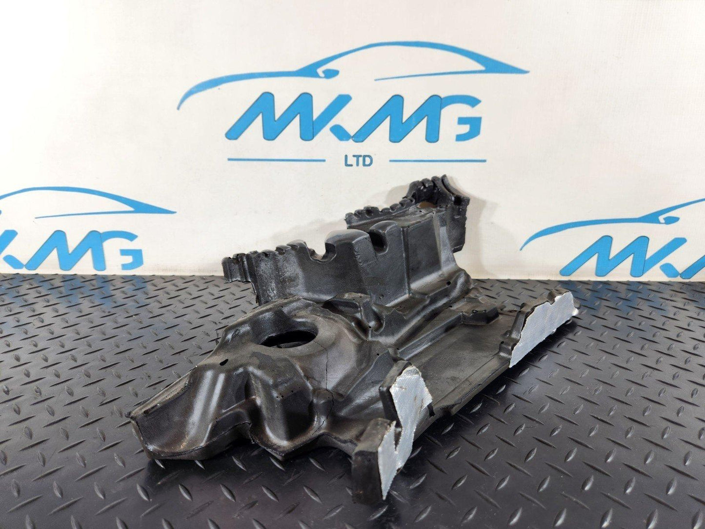 19-ON RANGE ROVER EVOQUE L551 CYLINDER  HEAD COVER M8D26N041BA