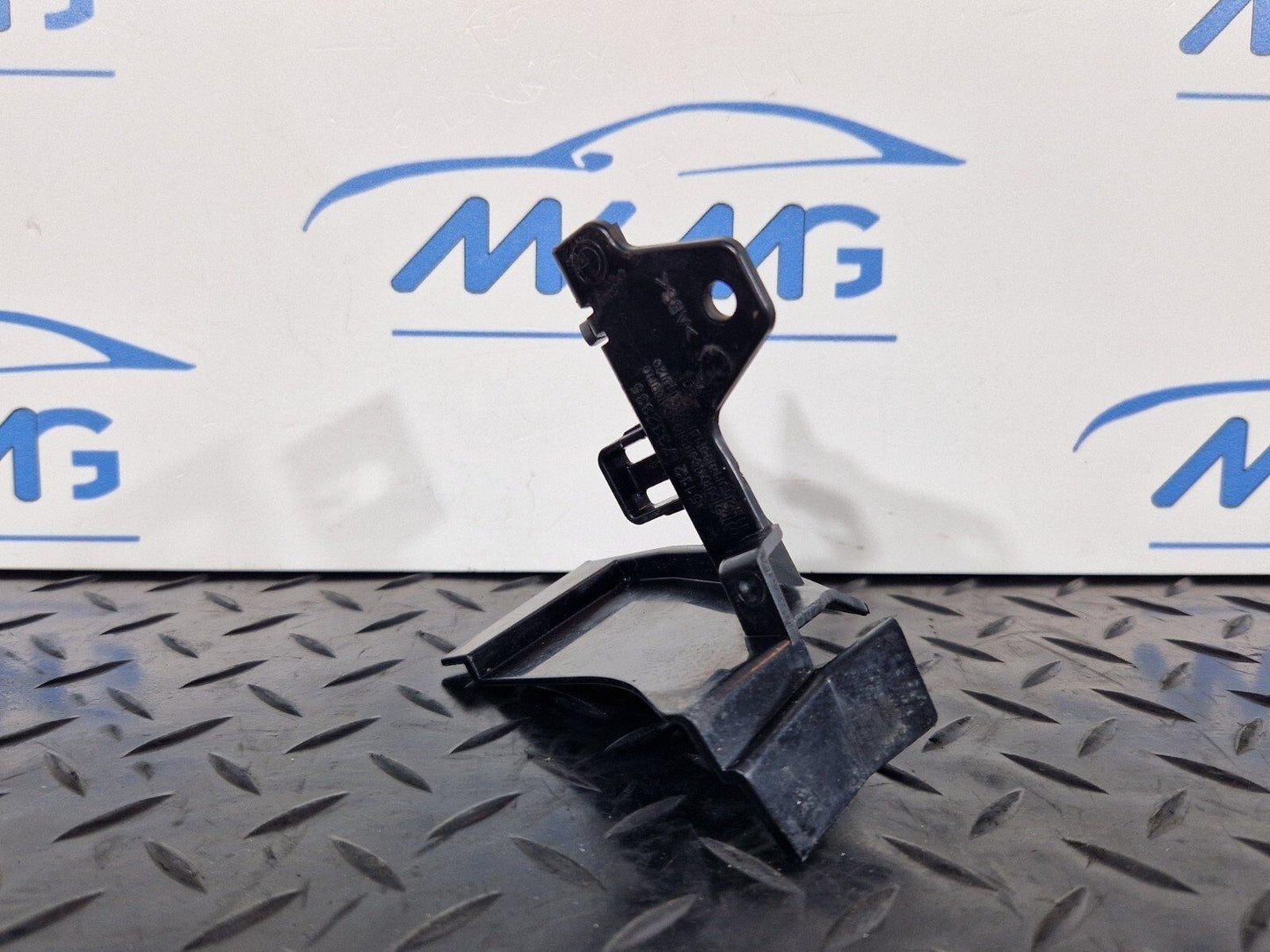 16-22 BMW X1 F48 Front Left Door Sill Wheel Arch Cover Mount 7332335
