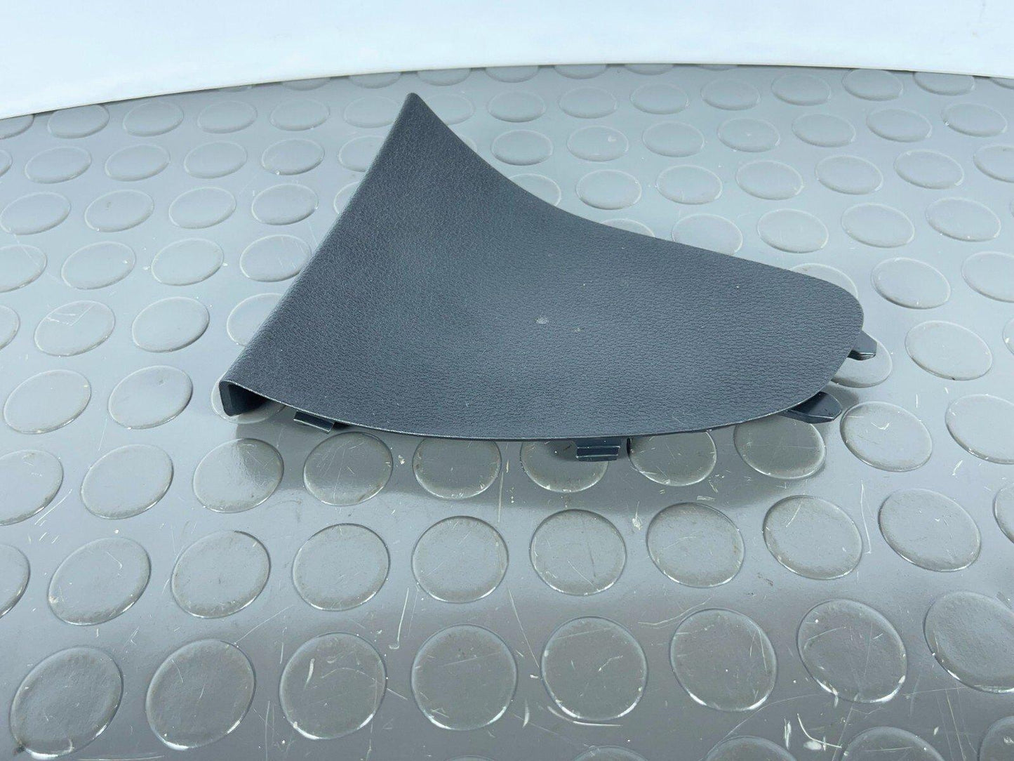 16-19 AUDI A4 B9 ESTATE GENUINE REAR RIGHT BOOTLID COVER TRIM 8W9867658