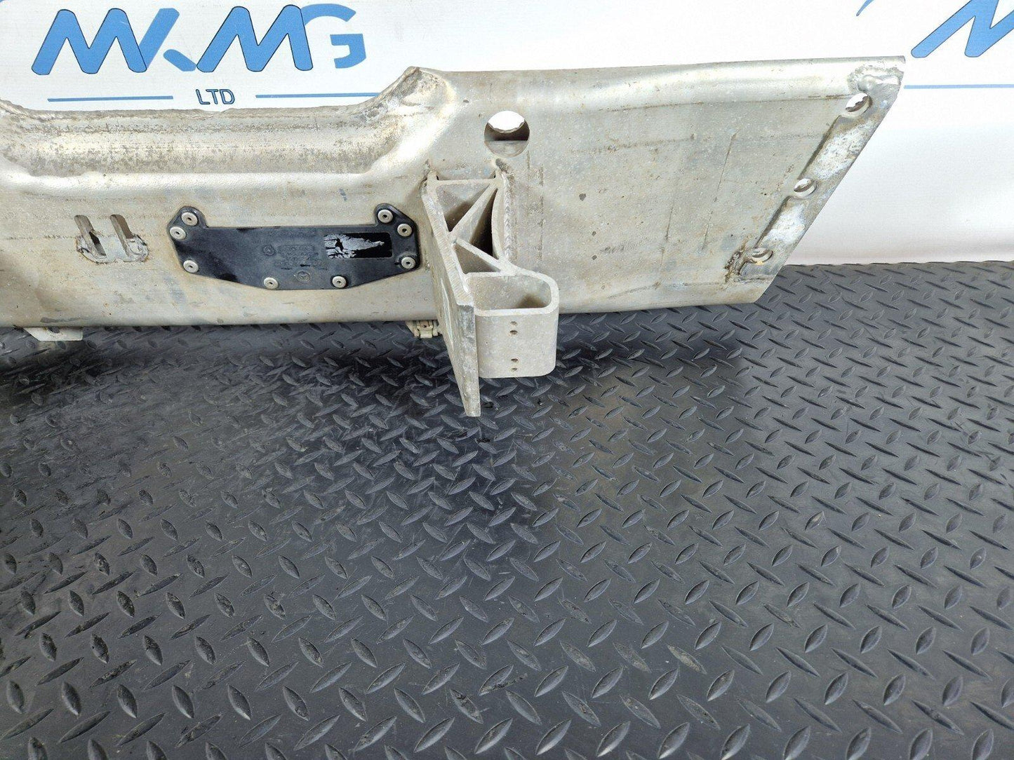 11-19 MERCEDES BENZ ML W166  GEARBOX MOUNT SUPPORT BRACKET A1662410047