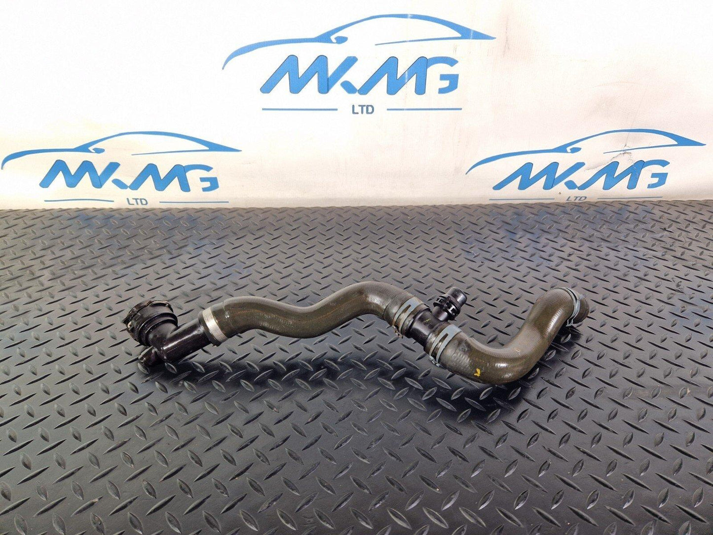 16-19 AUDI A4 B9 GENUINE WATER COOLANT PIPE 8W0121140 8W0122293