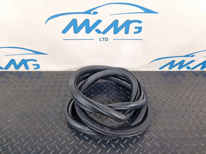 19-ON MERCEDES B CLASS W247 REAR DOOR RUBBER SEAL FITS LEFT & RIGHT A2476920400