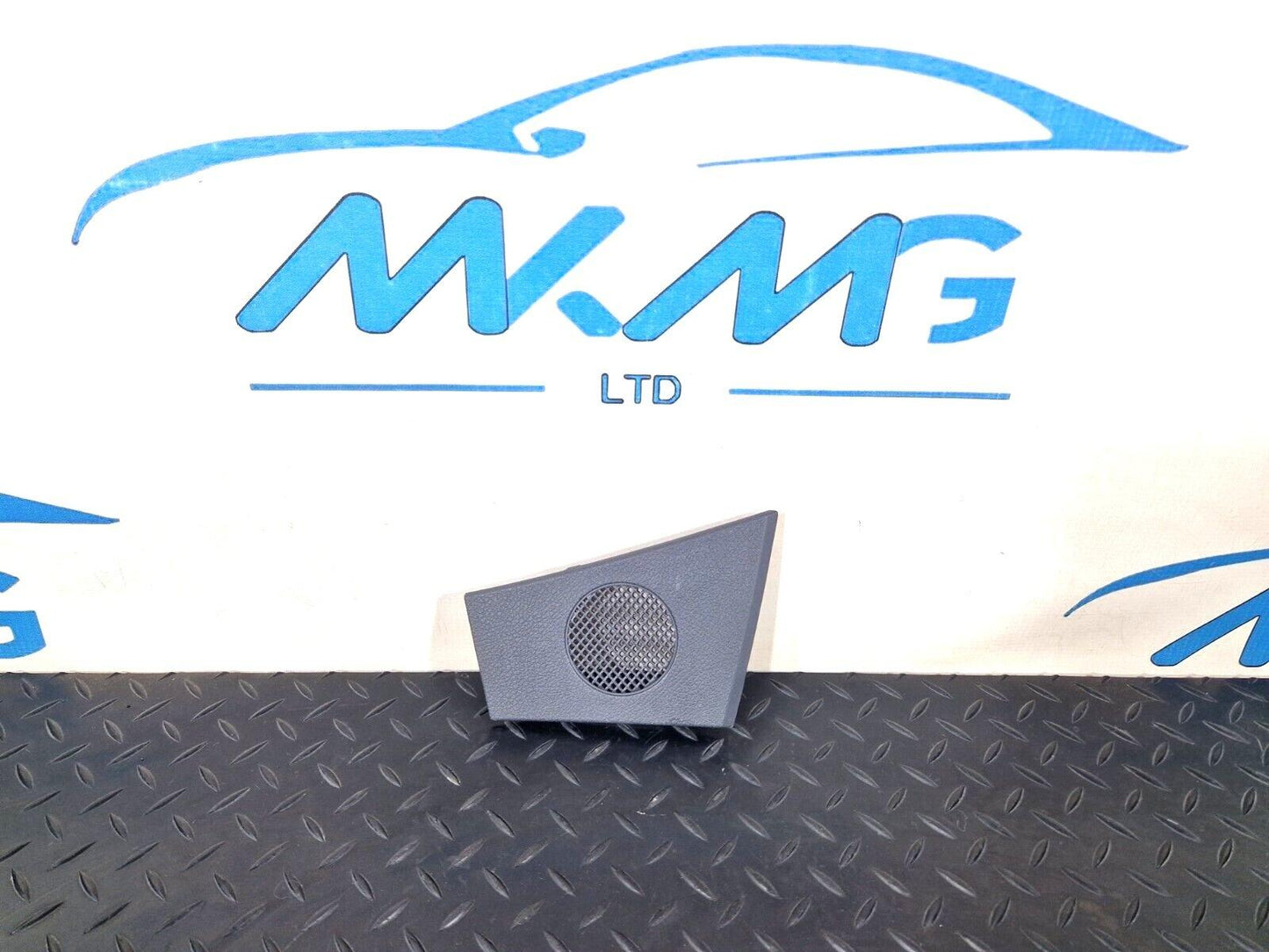 18-ON MERCEDES BENZ SPRINTER W907 OEM RHD RIGHT SPEAKER COVER A91008270400