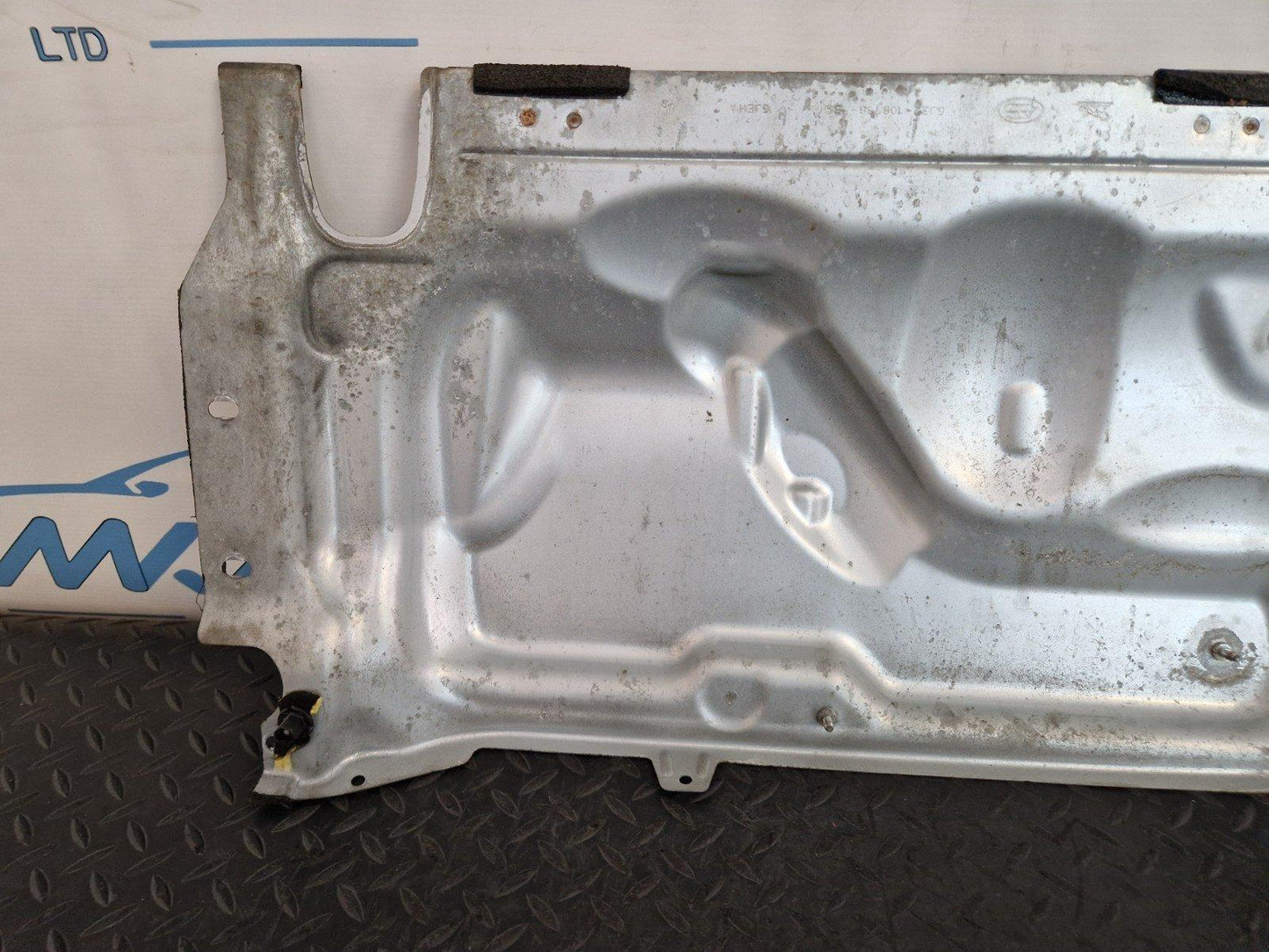 14-19 LAND ROVER L550 DISCOVERY SPORT GENUINE FRONT INSULATOR COVER GJ3210B738BA